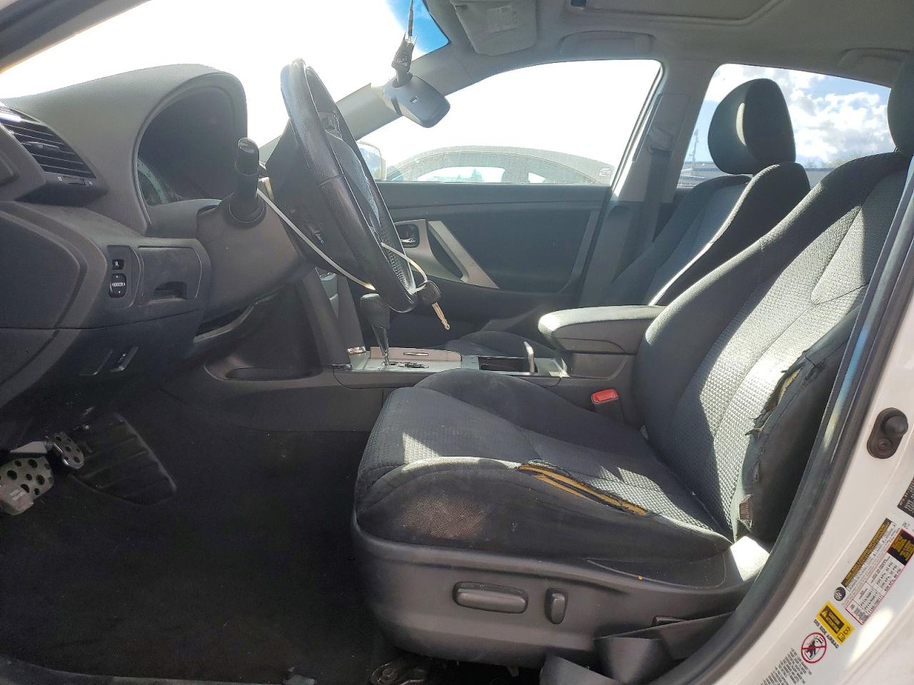 2011 TOYOTA CAMRY SE photo 7