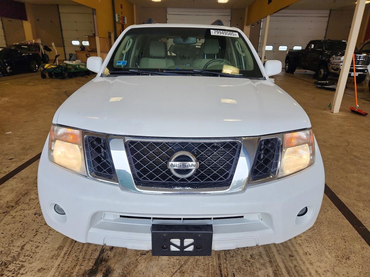 2012 NISSAN PATHFINDER S photo 5