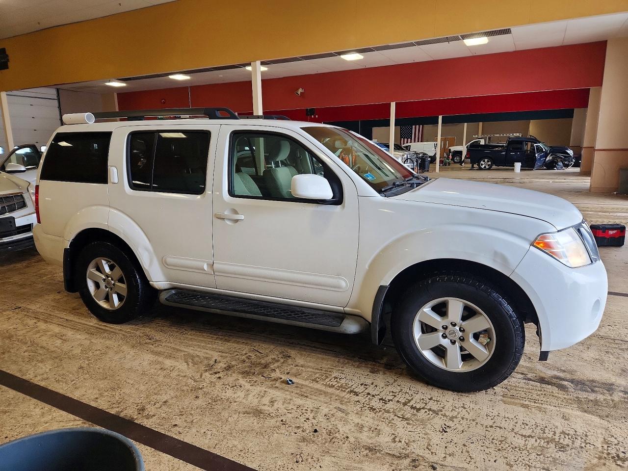 2012 NISSAN PATHFINDER S photo 4