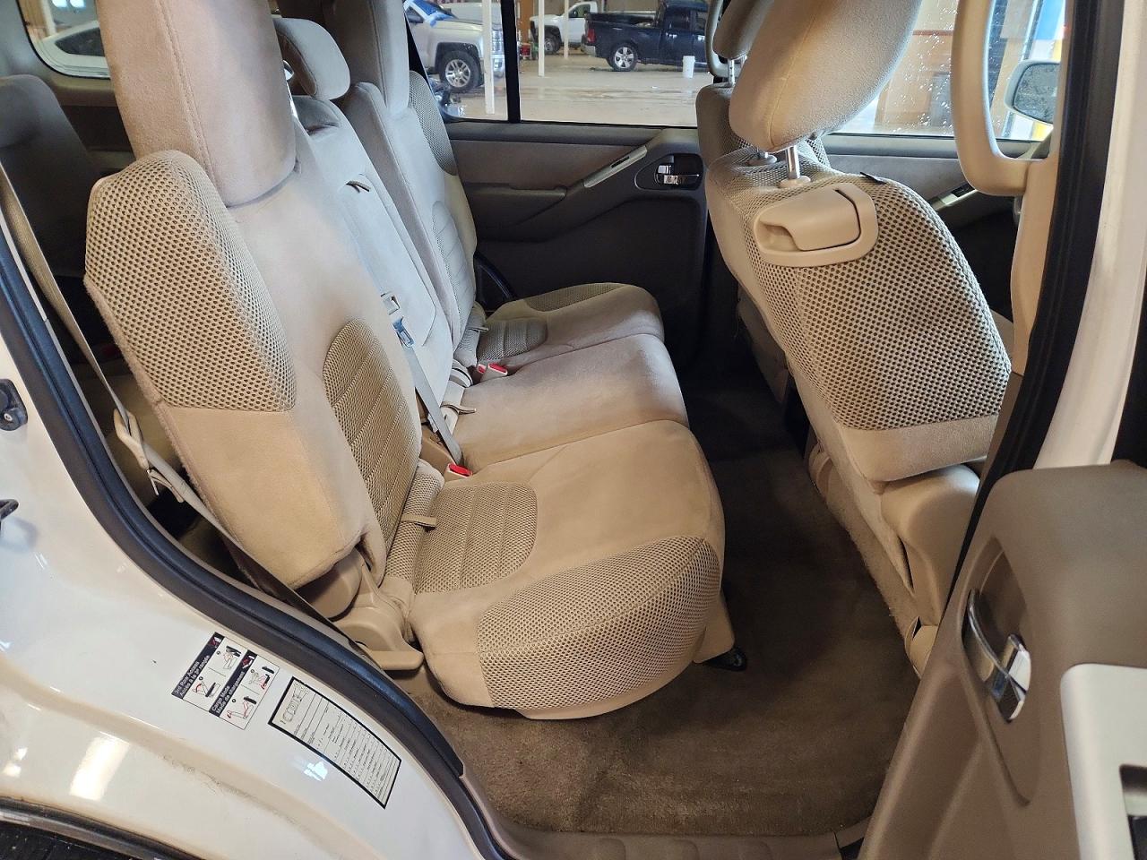 2012 NISSAN PATHFINDER S photo 11