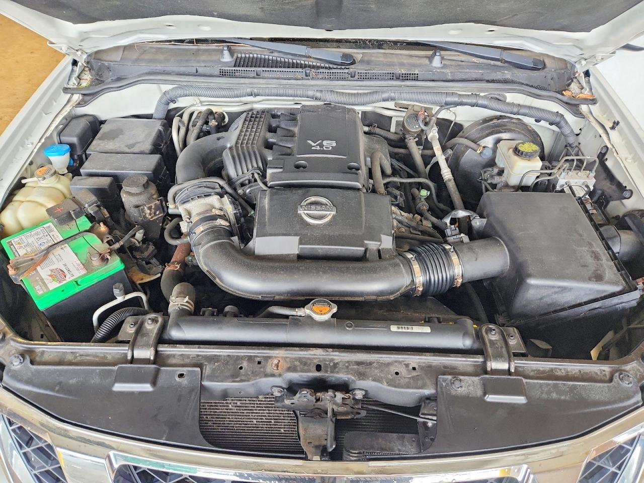 2012 NISSAN PATHFINDER S photo 12