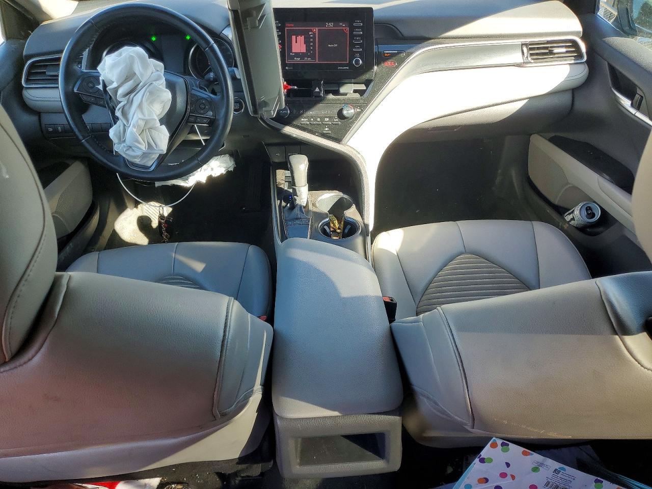 2022 TOYOTA CAMRY SE photo 8
