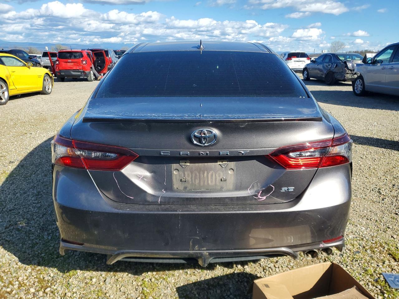 2022 TOYOTA CAMRY SE photo 6