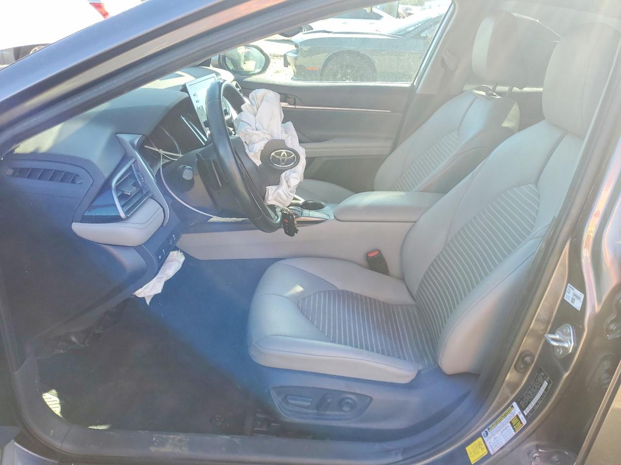 2022 TOYOTA CAMRY SE photo 7