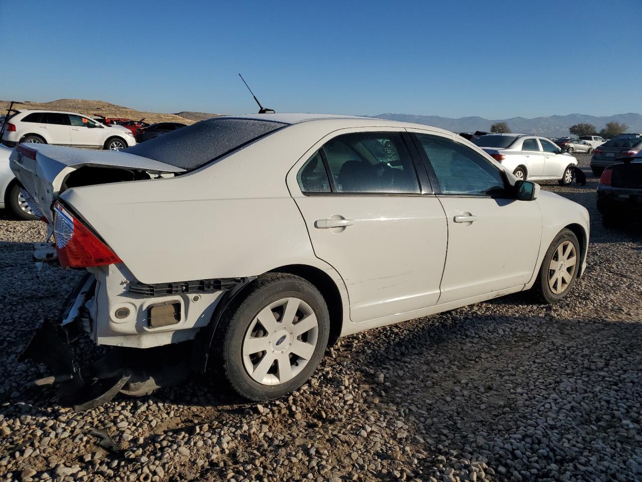 2011 FORD FUSION S photo 3