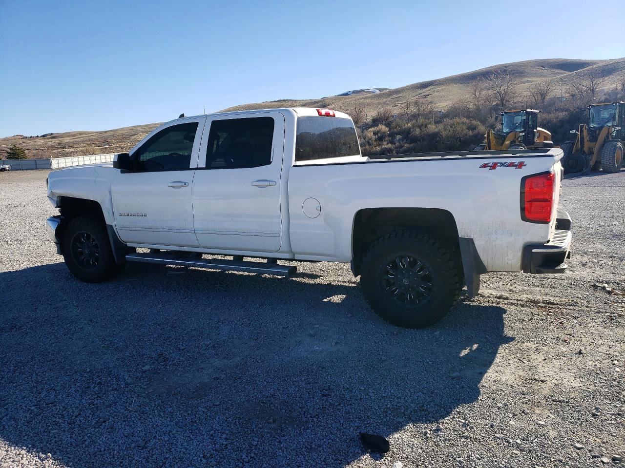 2015 CHEVROLET SILVERADO K1500 LT photo 3
