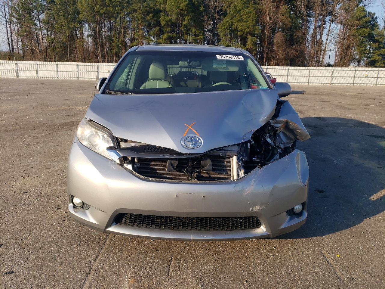 2014 TOYOTA SIENNA XLE 8-PASSENGER photo 9