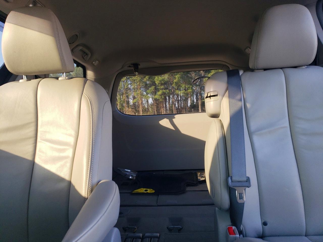 2014 TOYOTA SIENNA XLE 8-PASSENGER photo 19