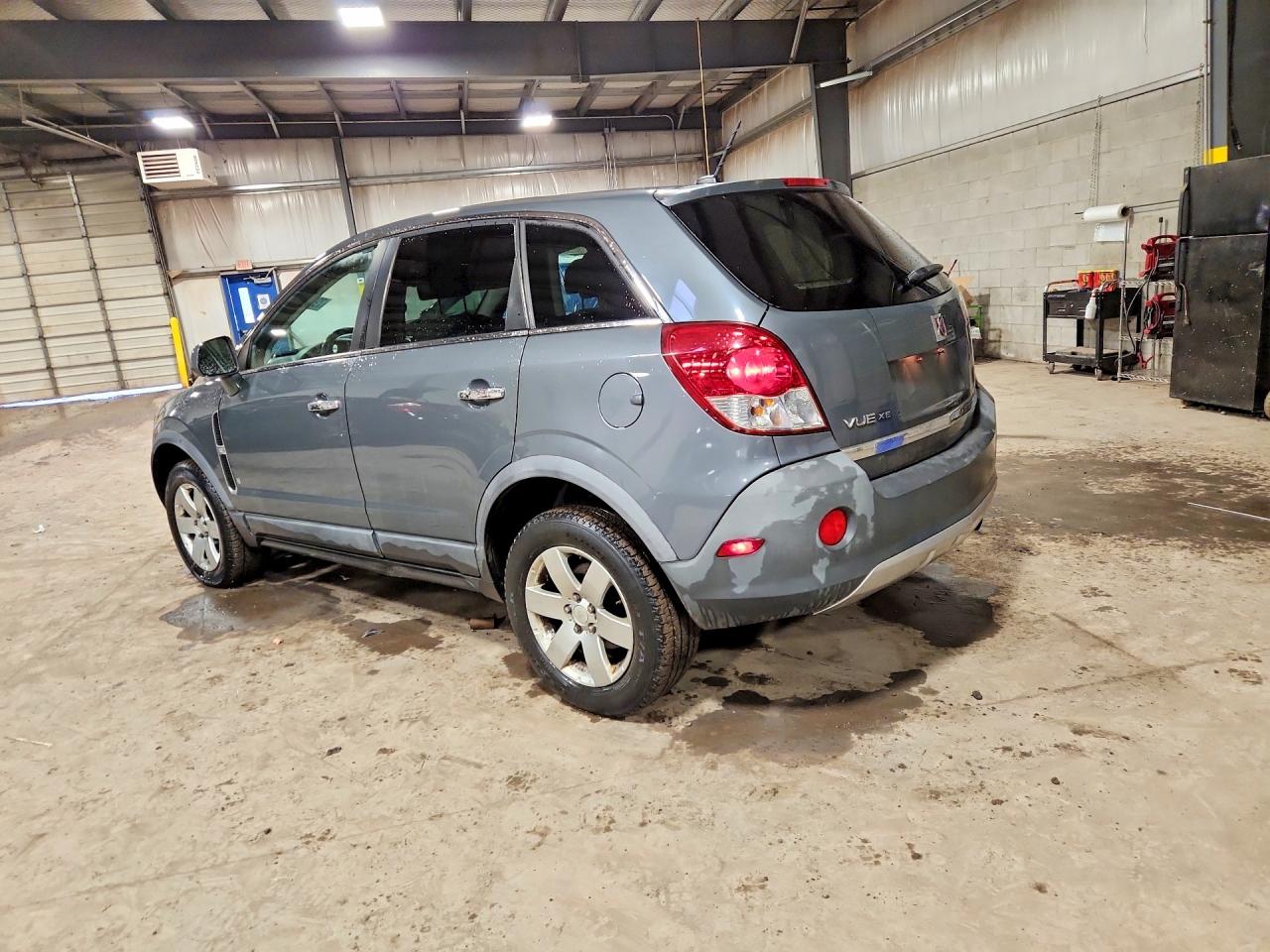 2008 SATURN VUE XE photo 2