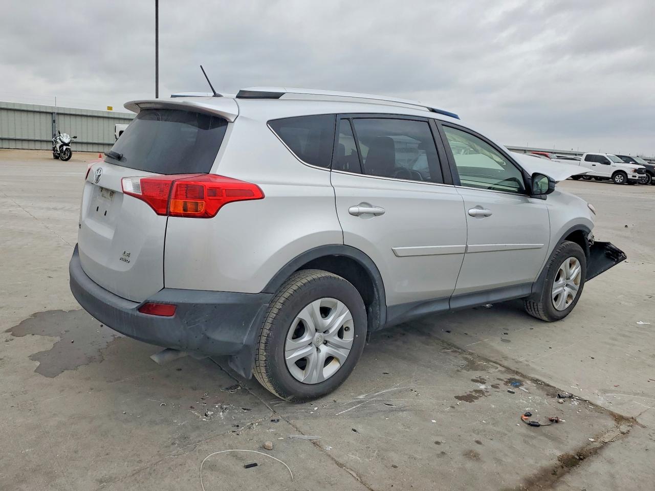 2013 TOYOTA RAV4 LE photo 5
