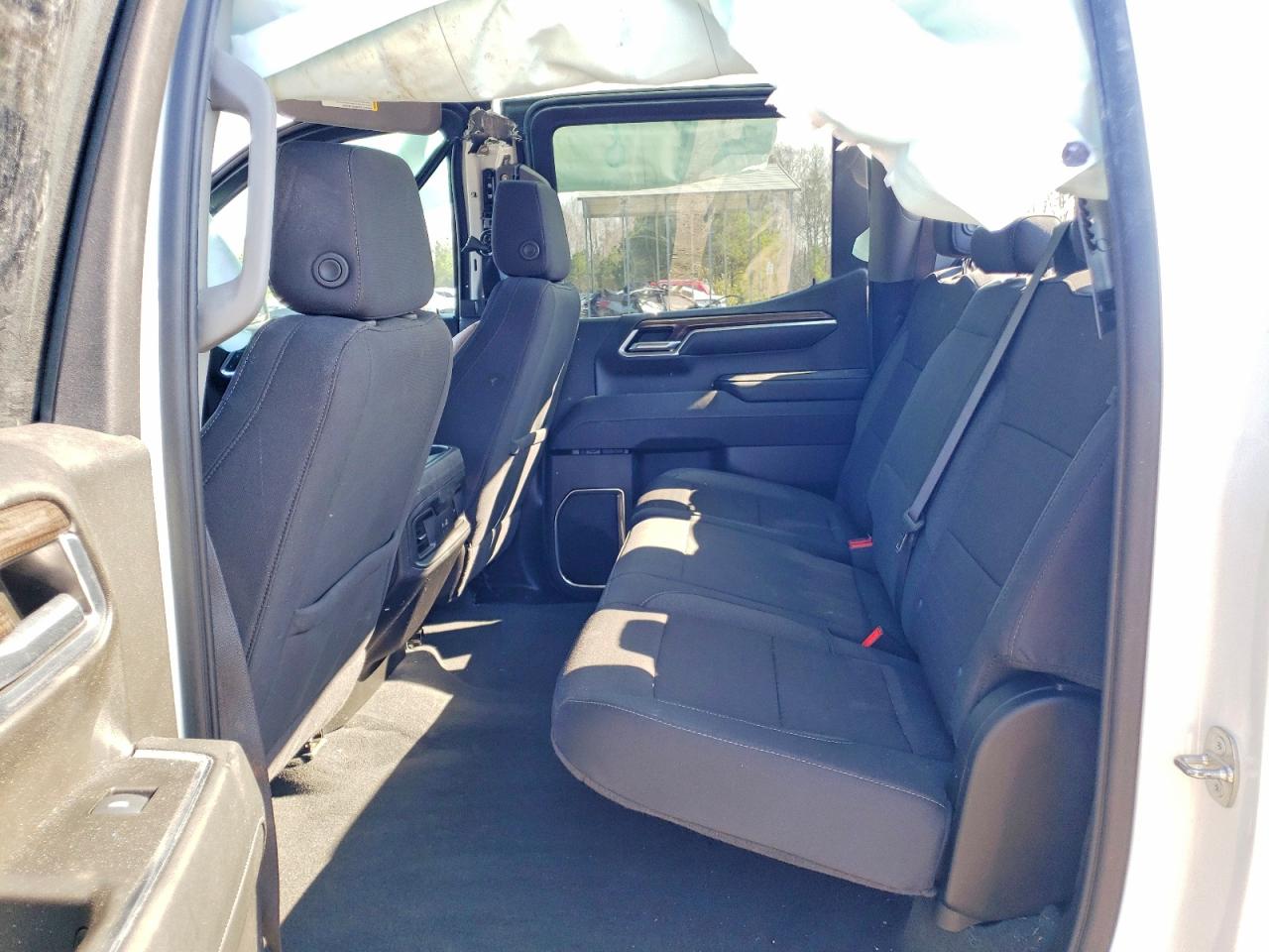 2024 CHEVROLET SILVERADO K1500 LT photo 28