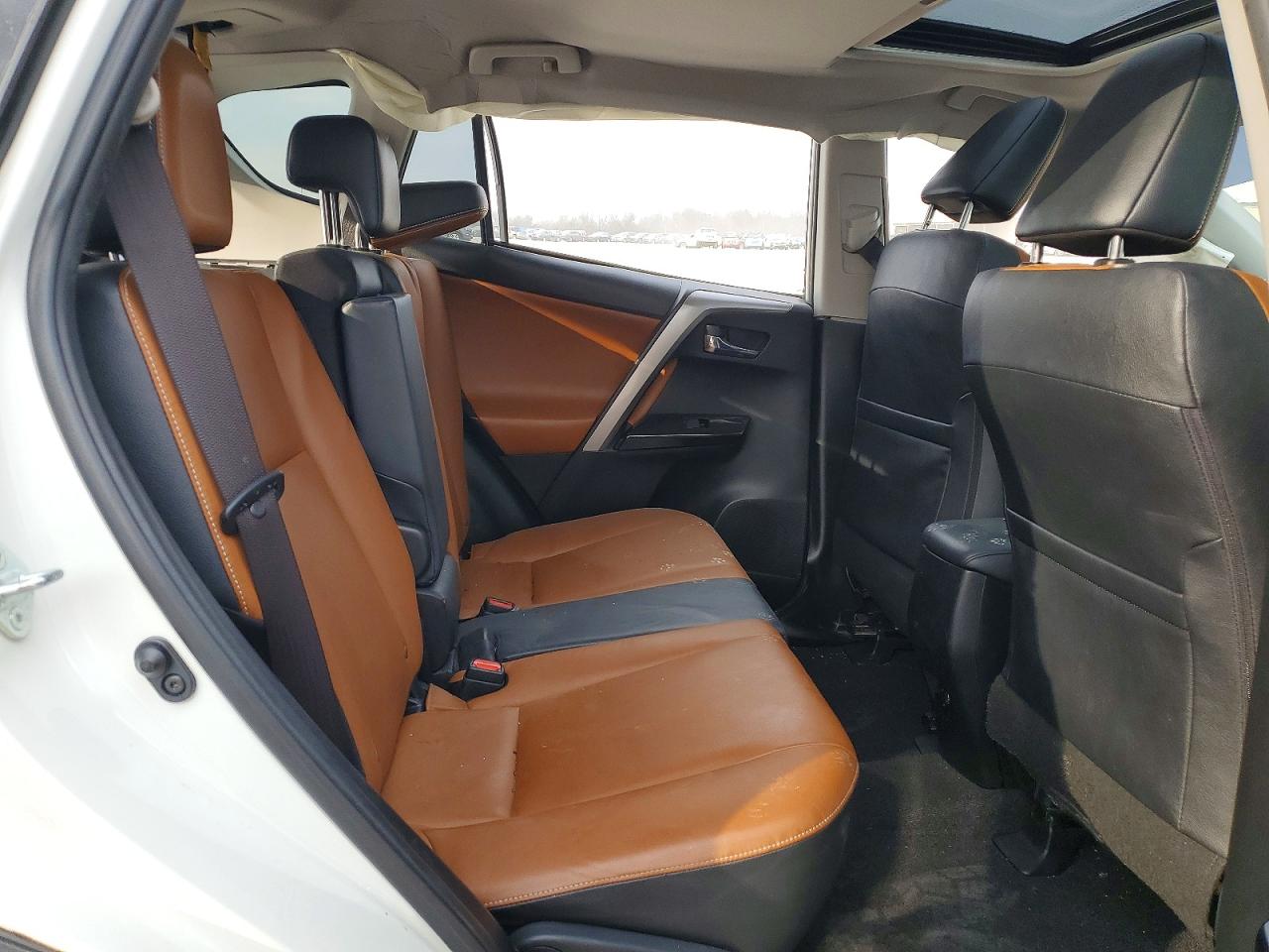 2017 TOYOTA RAV4 LIMITED photo 11