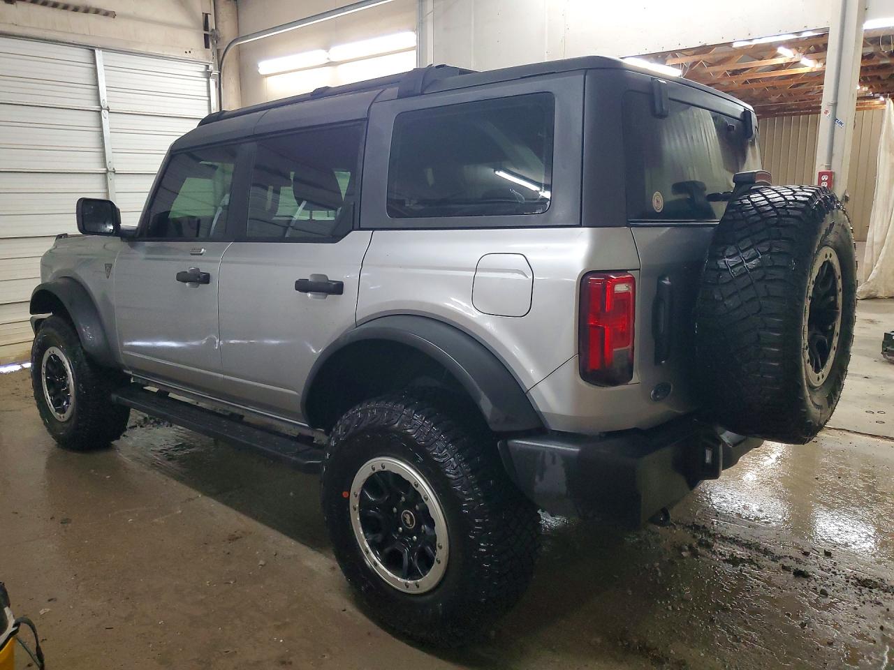 2023 FORD BRONCO BASE photo 2