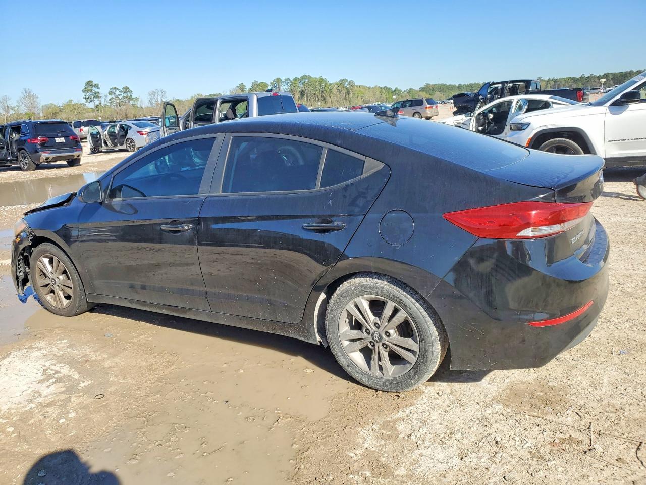 2017 HYUNDAI ELANTRA photo 4