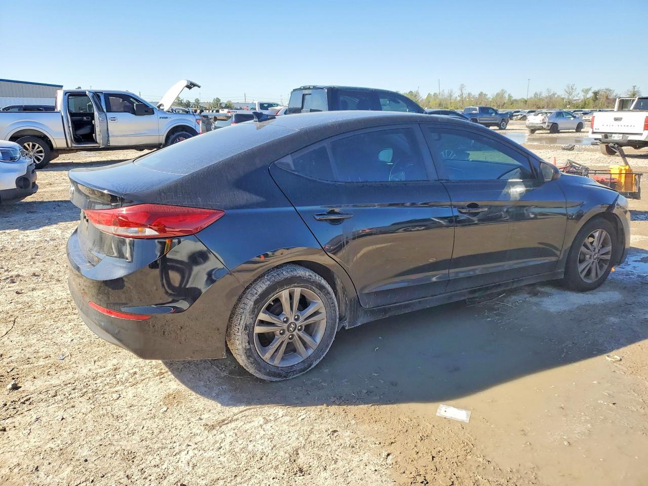 2017 HYUNDAI ELANTRA photo 7