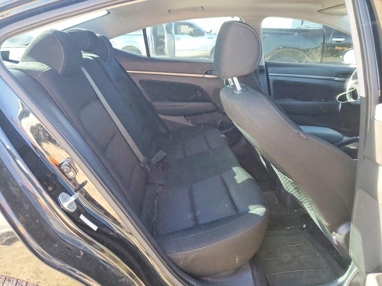 2017 HYUNDAI ELANTRA photo 28