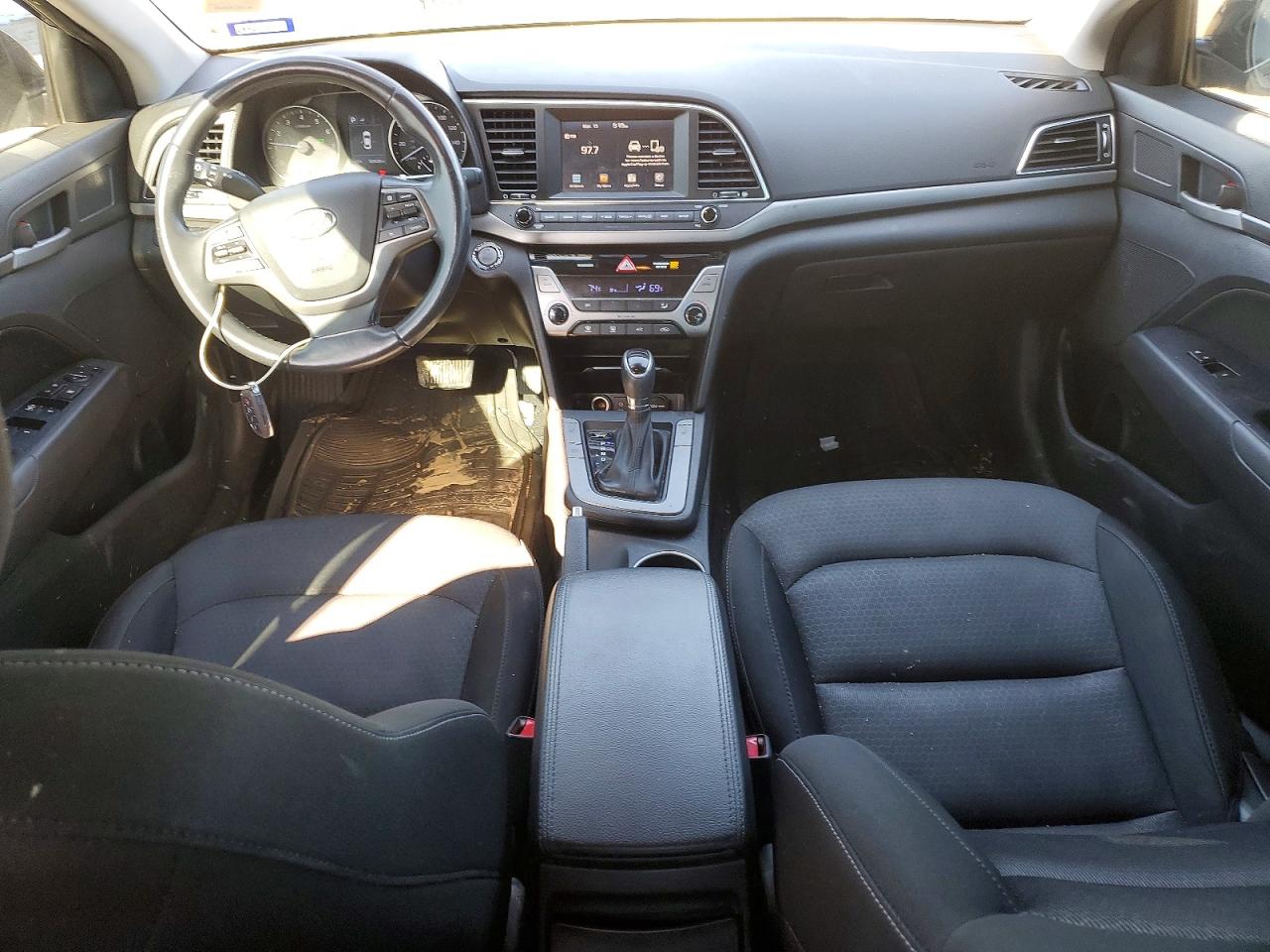 2017 HYUNDAI ELANTRA photo 22
