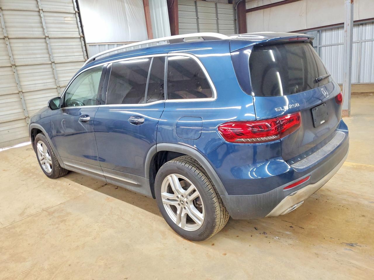 2021 MERCEDES-BENZ GLB 250 photo 3