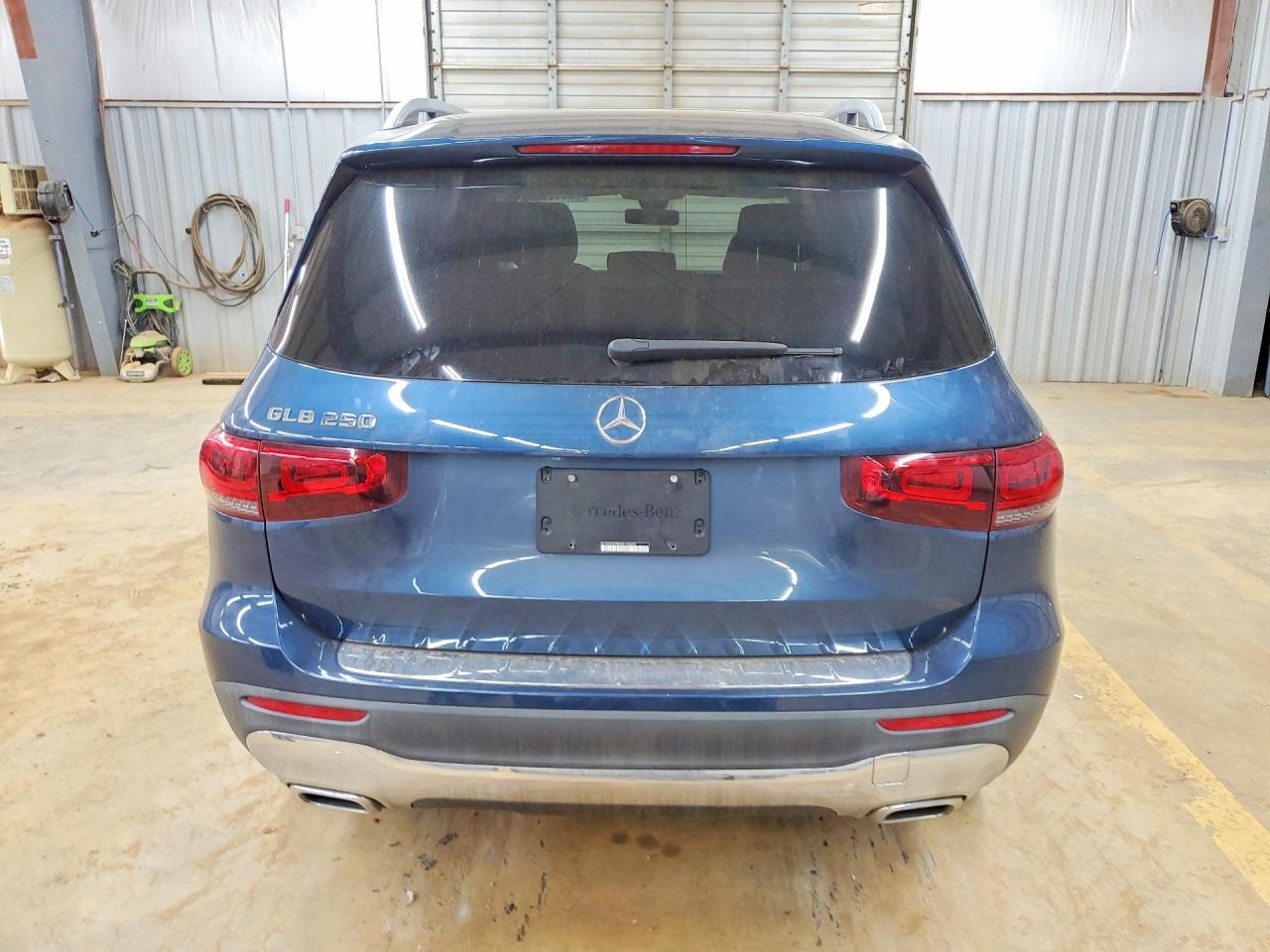 2021 MERCEDES-BENZ GLB 250 photo 11