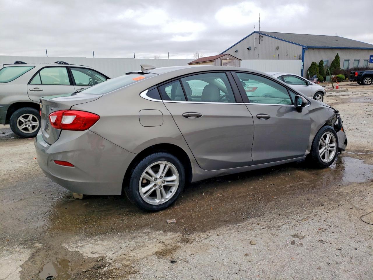 2017 CHEVROLET CRUZE LT photo 5