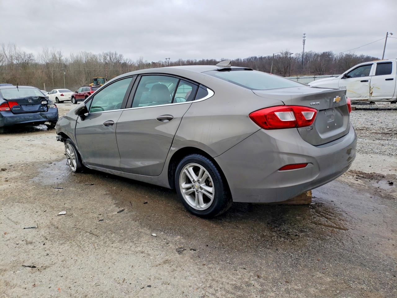 2017 CHEVROLET CRUZE LT photo 3