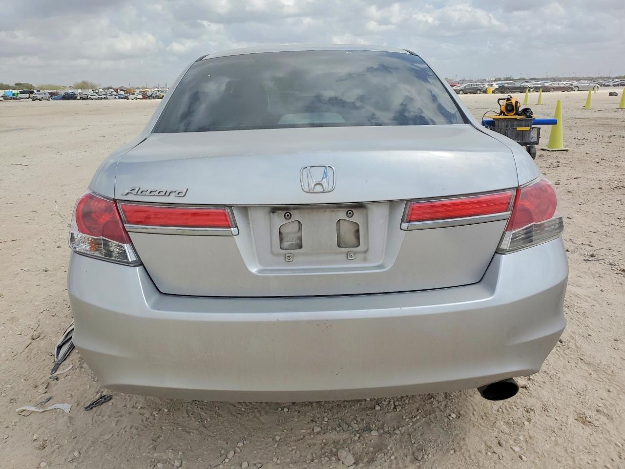 2012 HONDA ACCORD EX photo 11