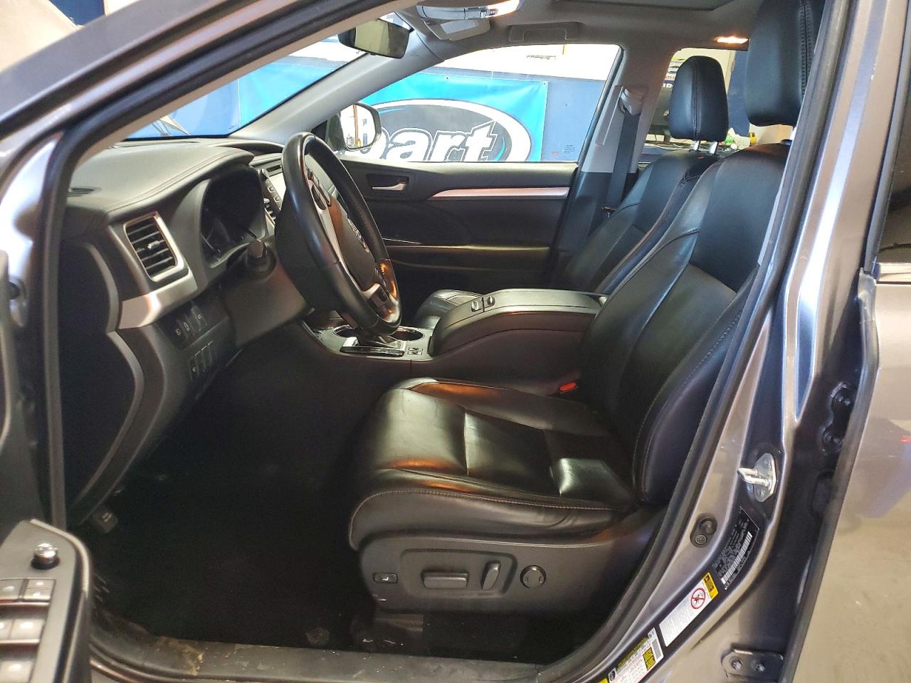 2018 TOYOTA HIGHLANDER XLE photo 19