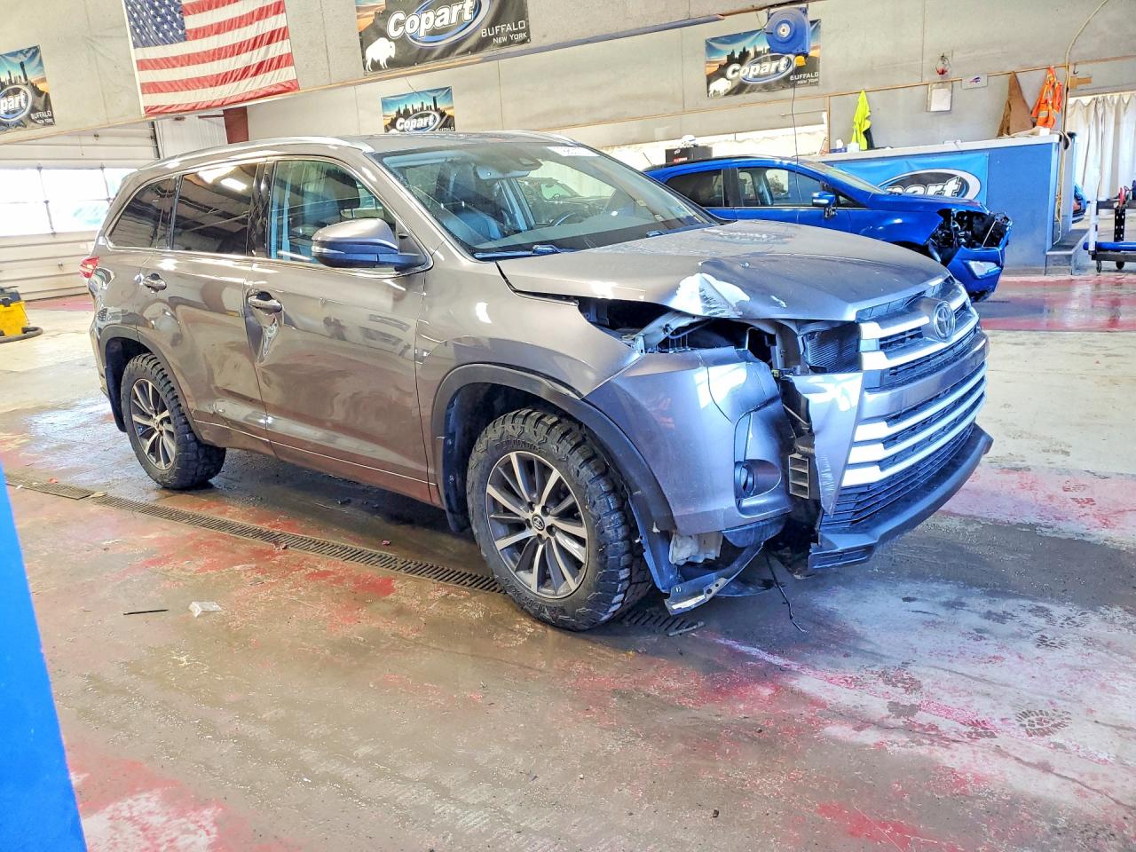 2018 TOYOTA HIGHLANDER XLE photo 10