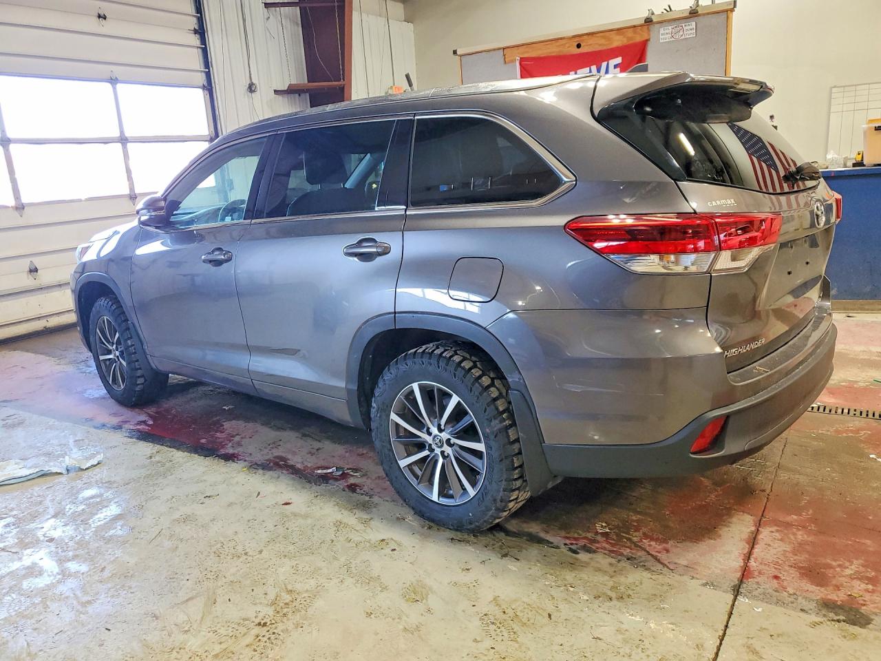 2018 TOYOTA HIGHLANDER XLE photo 4