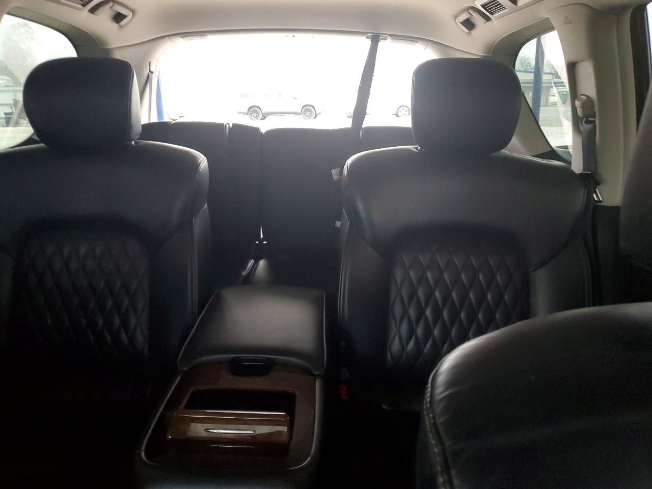 2019 INFINITI QX80 LUXE photo 10
