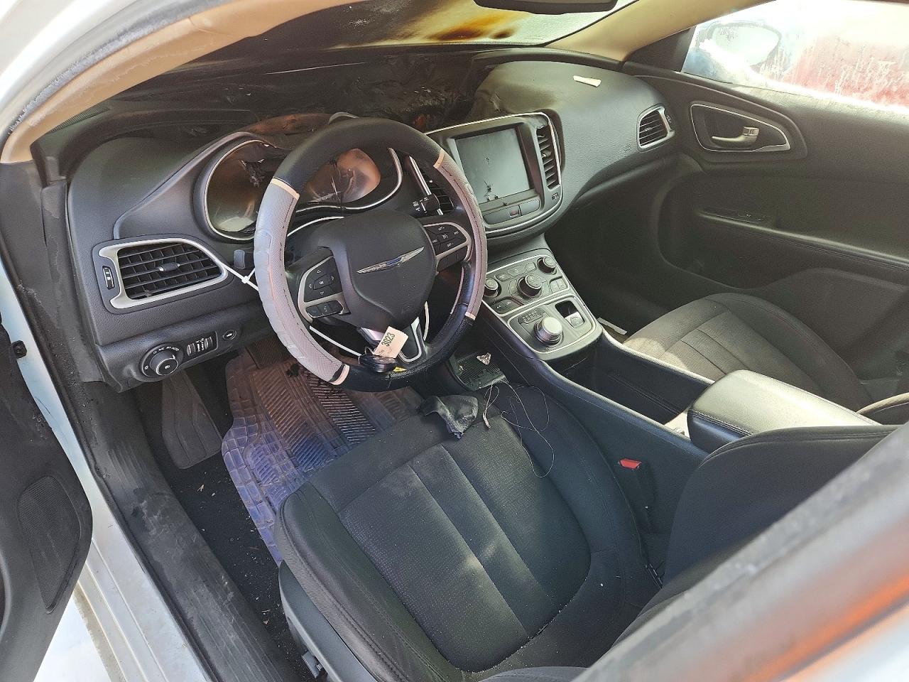 2015 CHRYSLER 200 LIMITED photo 8