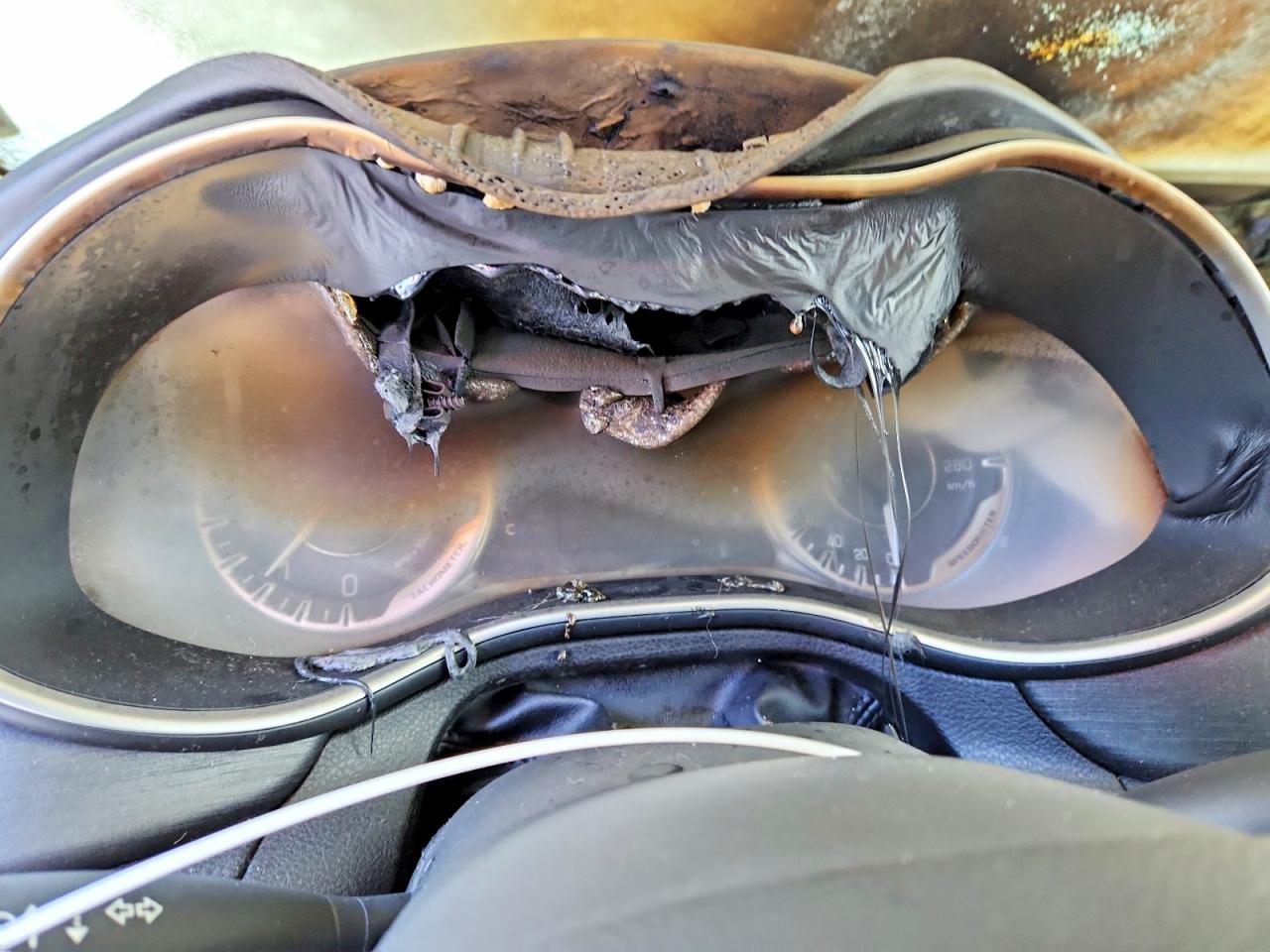 2015 CHRYSLER 200 LIMITED photo 9
