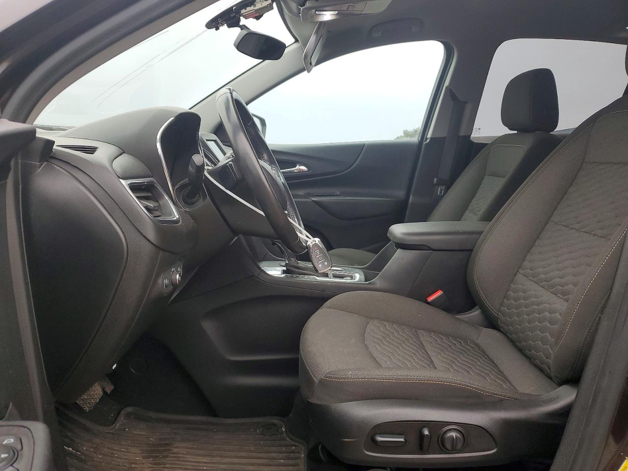 2020 CHEVROLET EQUINOX LT photo 13