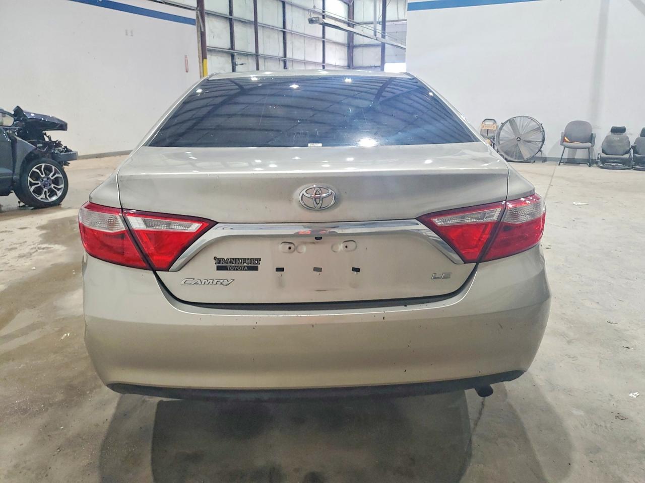 2017 TOYOTA CAMRY LE photo 11