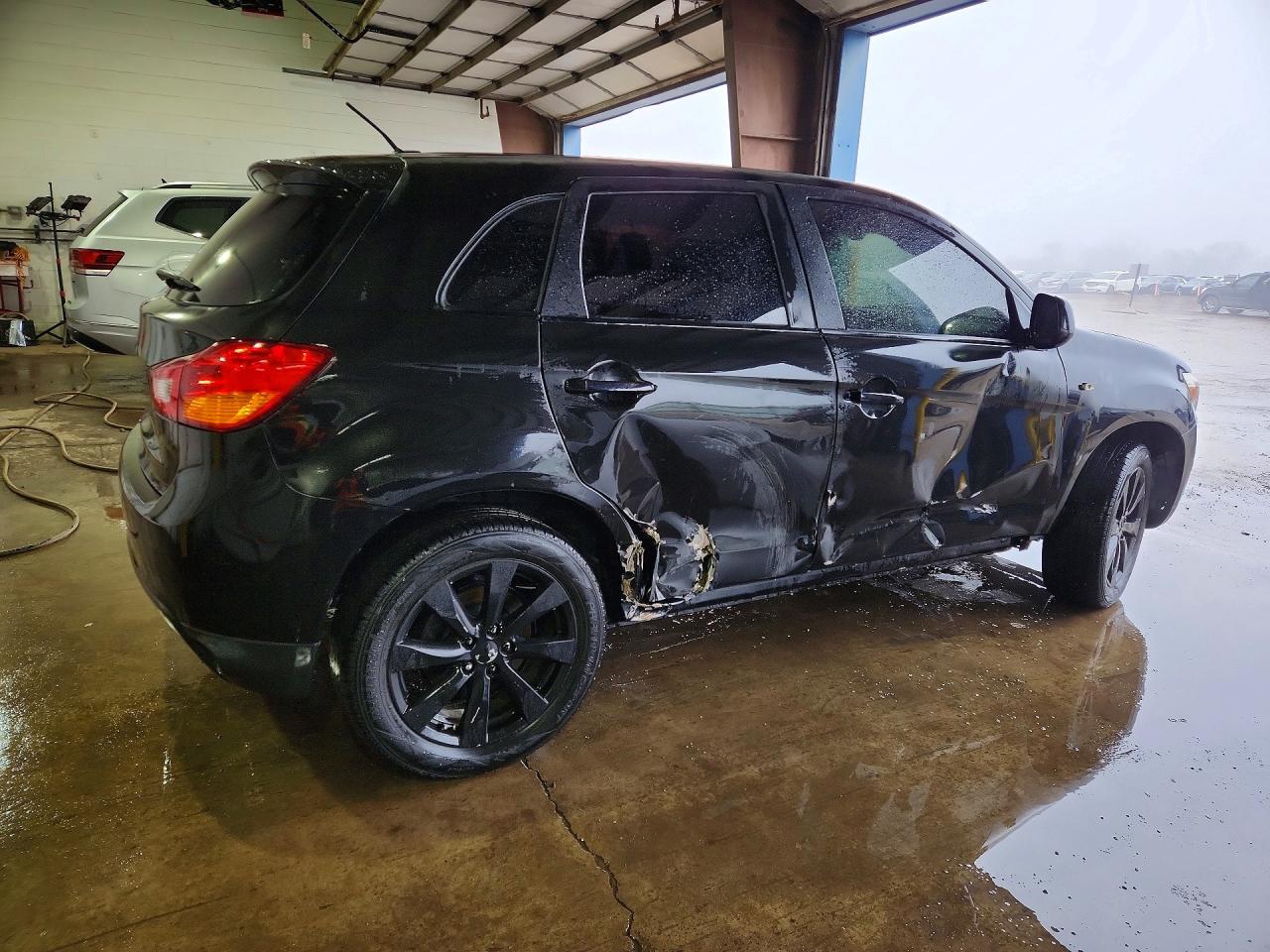 2013 MITSUBISHI OUTLANDER photo 3