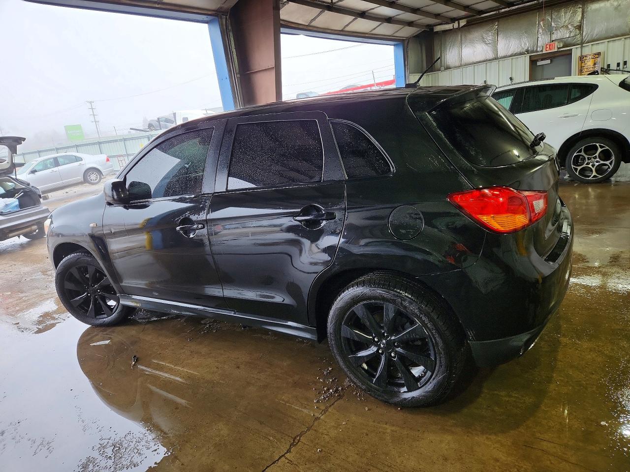 2013 MITSUBISHI OUTLANDER photo 2