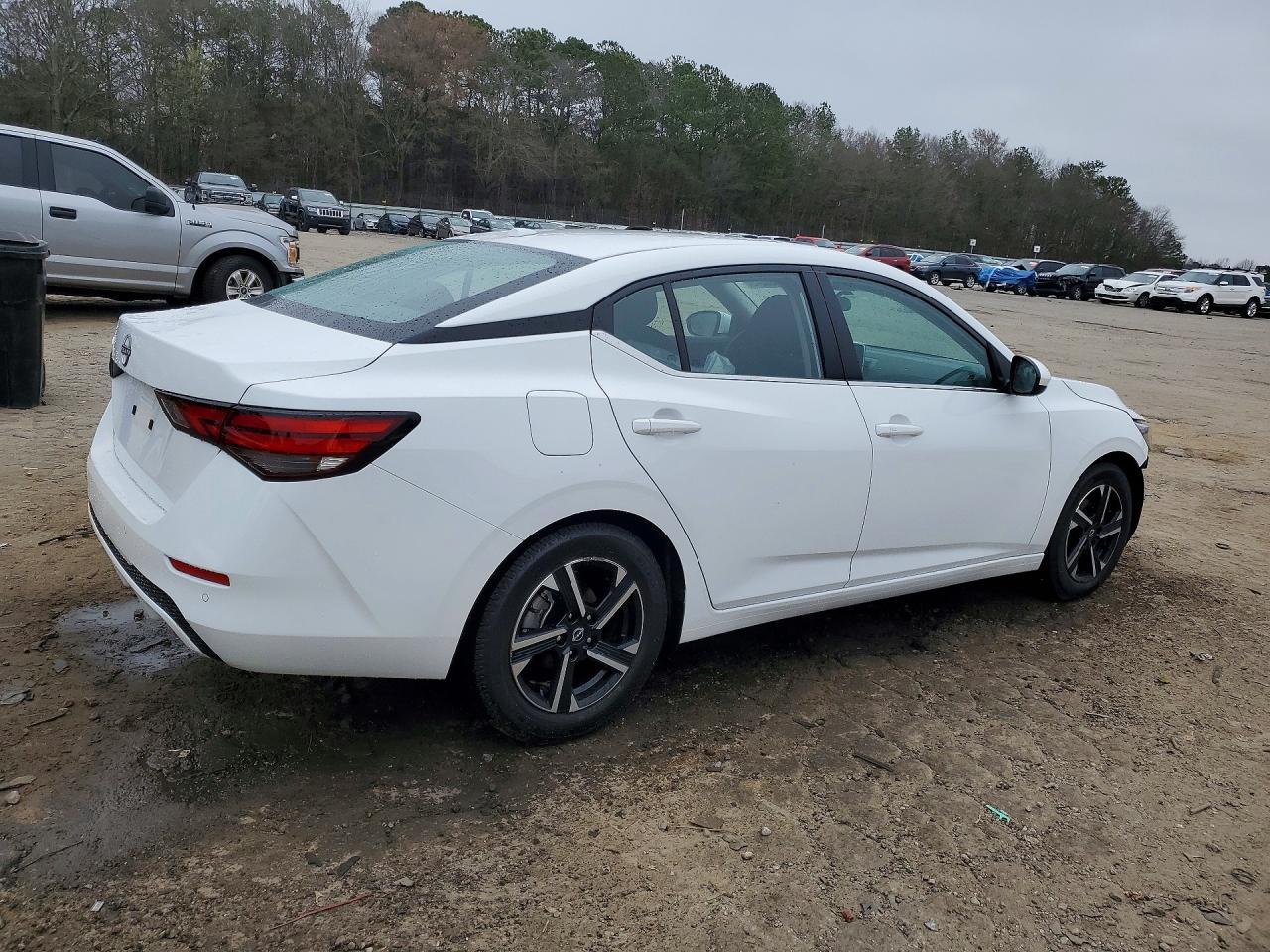 2025 NISSAN SENTRA SV photo 3