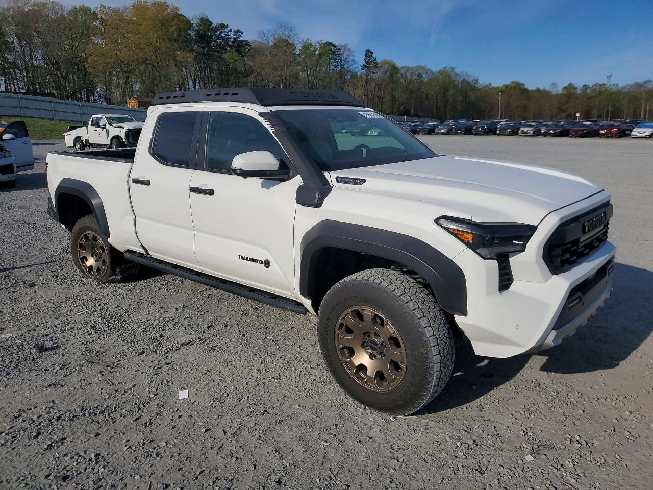 2024 TOYOTA TACOMA TRAILHUNTER HV photo 10