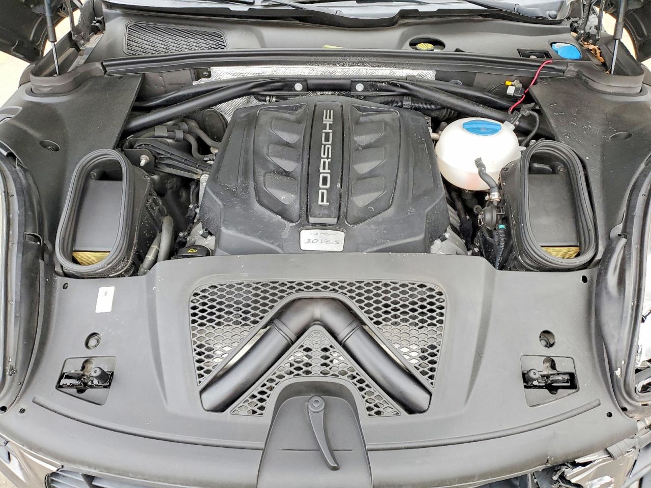2015 PORSCHE MACAN S photo 23