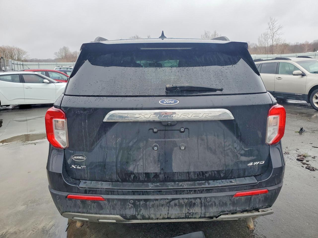 2021 FORD EXPLORER XLT photo 6