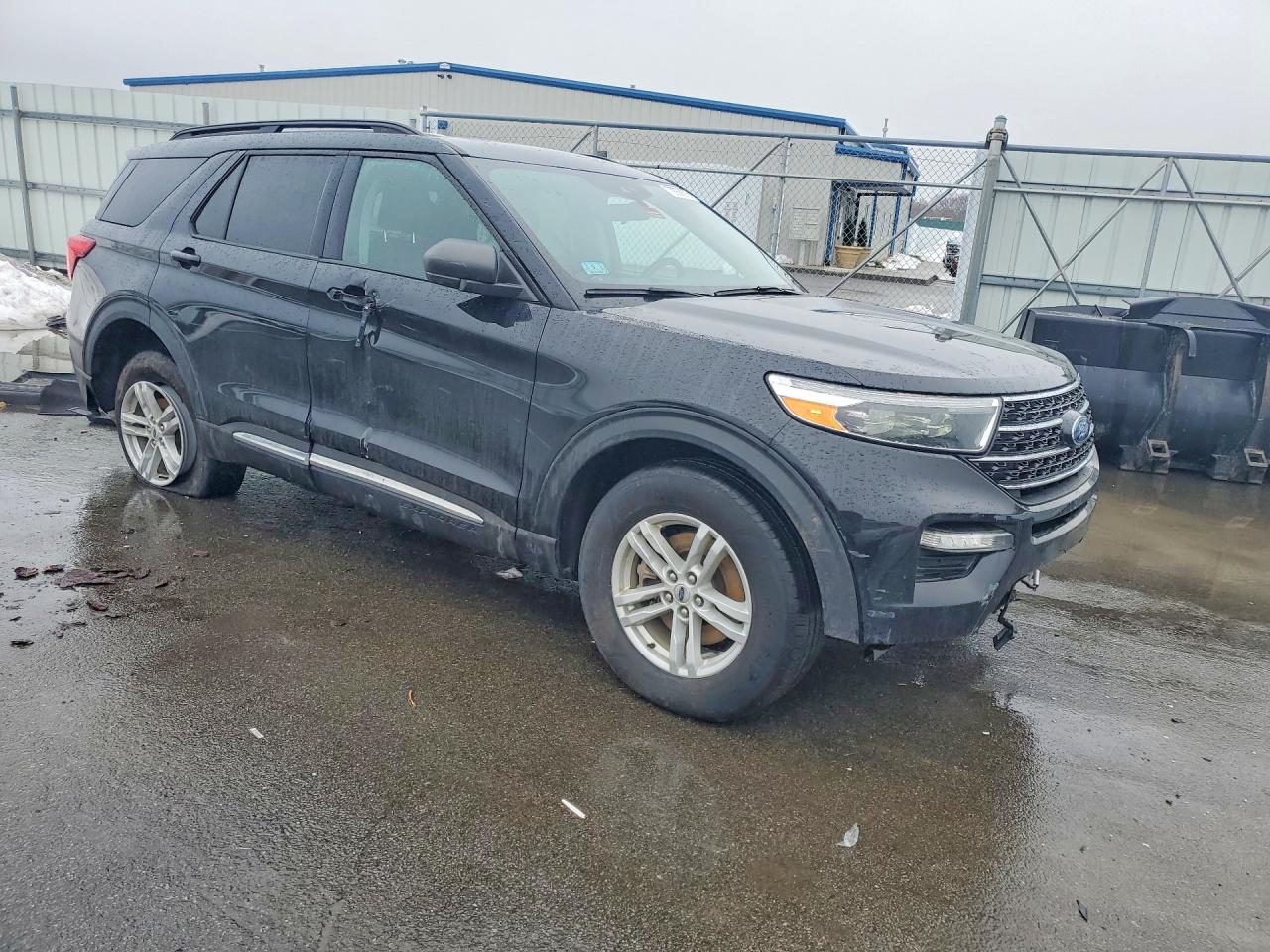 2021 FORD EXPLORER XLT photo 4