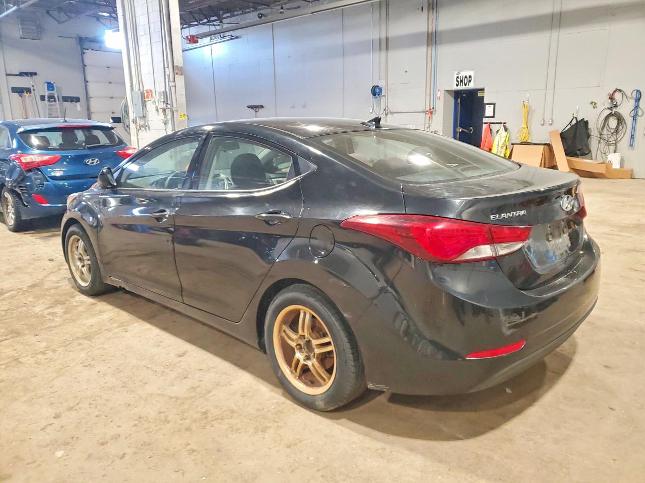 2015 HYUNDAI ELANTRA SE photo 2