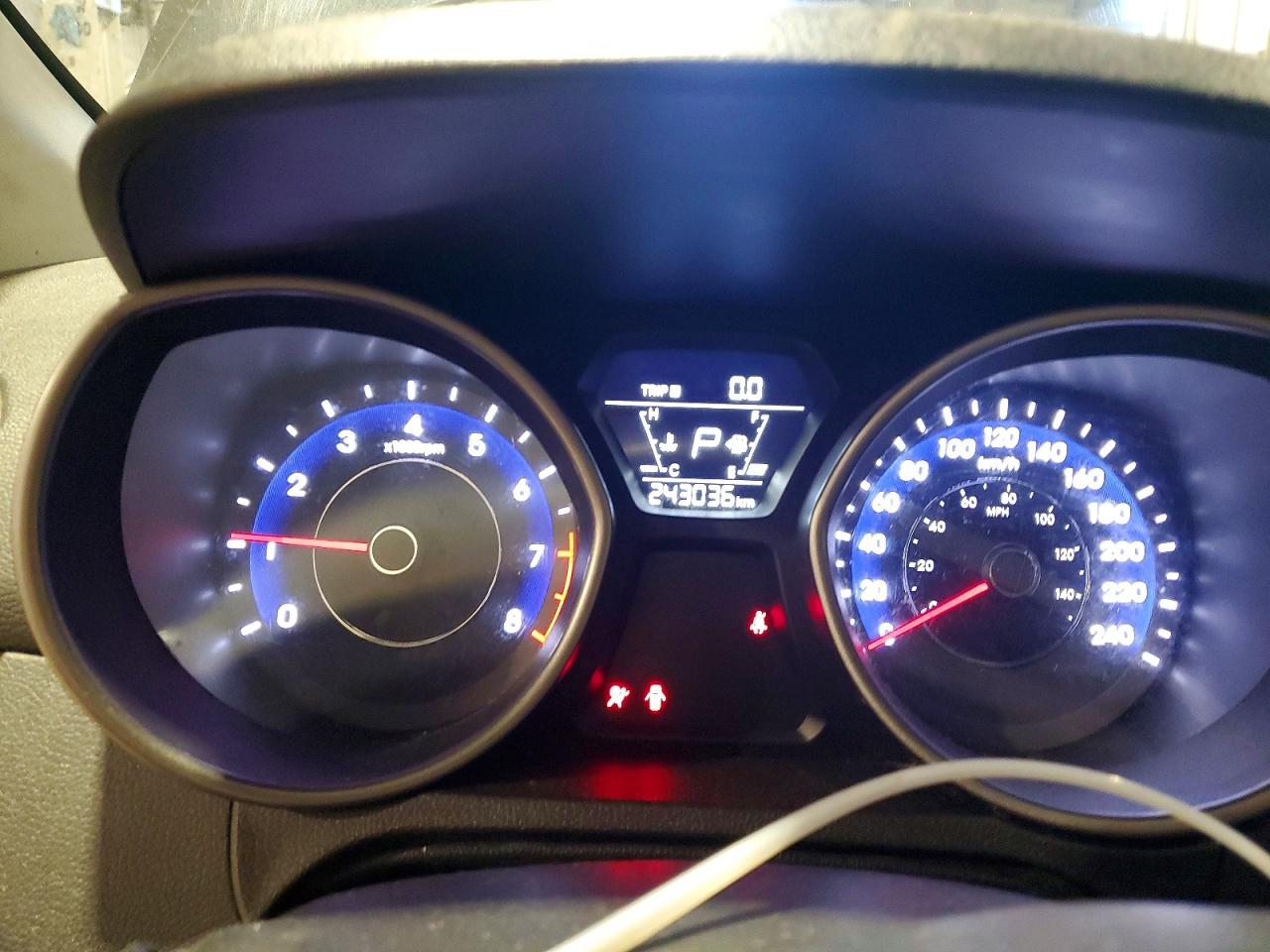 2015 HYUNDAI ELANTRA SE photo 9