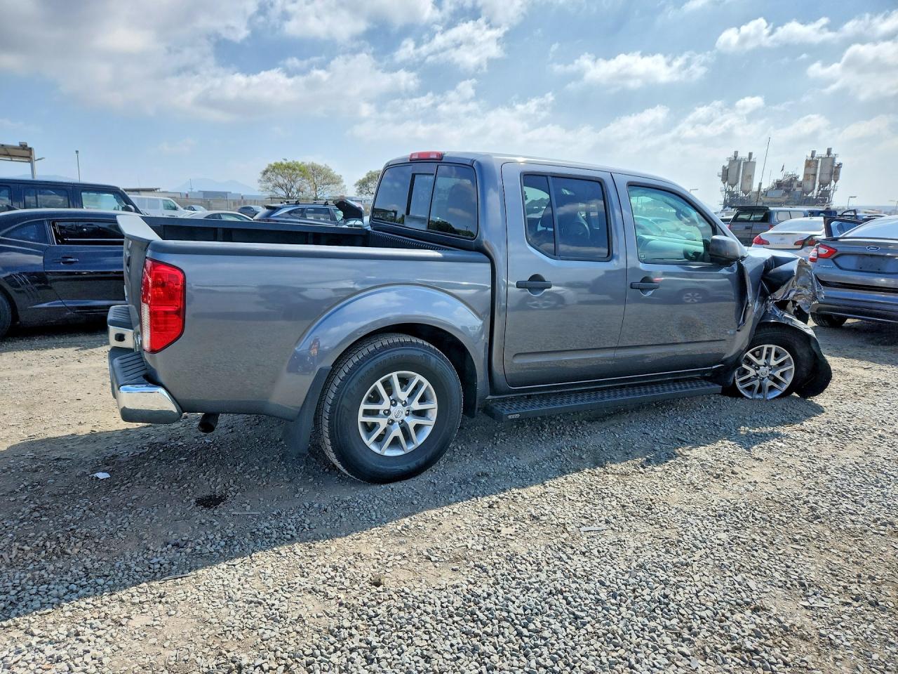 2019 NISSAN FRONTIER SV photo 5