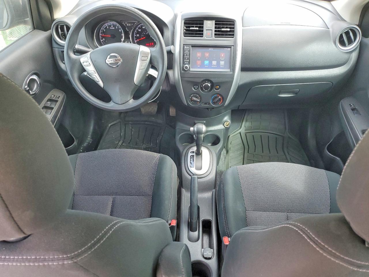 2019 NISSAN VERSA SV photo 15
