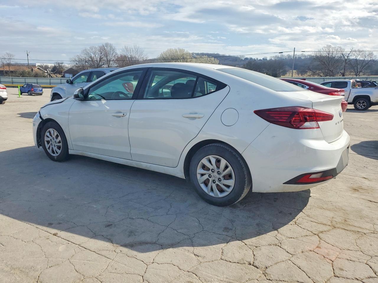 2019 HYUNDAI ELANTRA SE photo 4