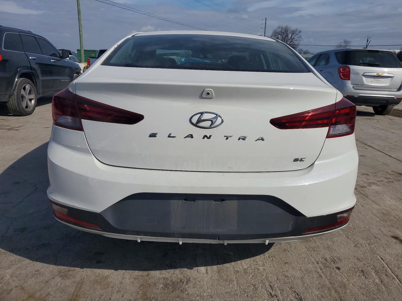 2019 HYUNDAI ELANTRA SE photo 16