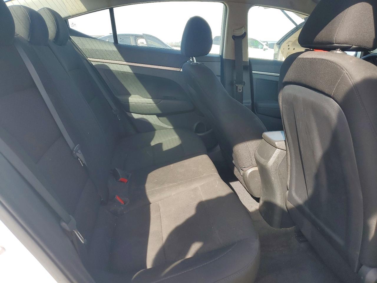 2019 HYUNDAI ELANTRA SE photo 28