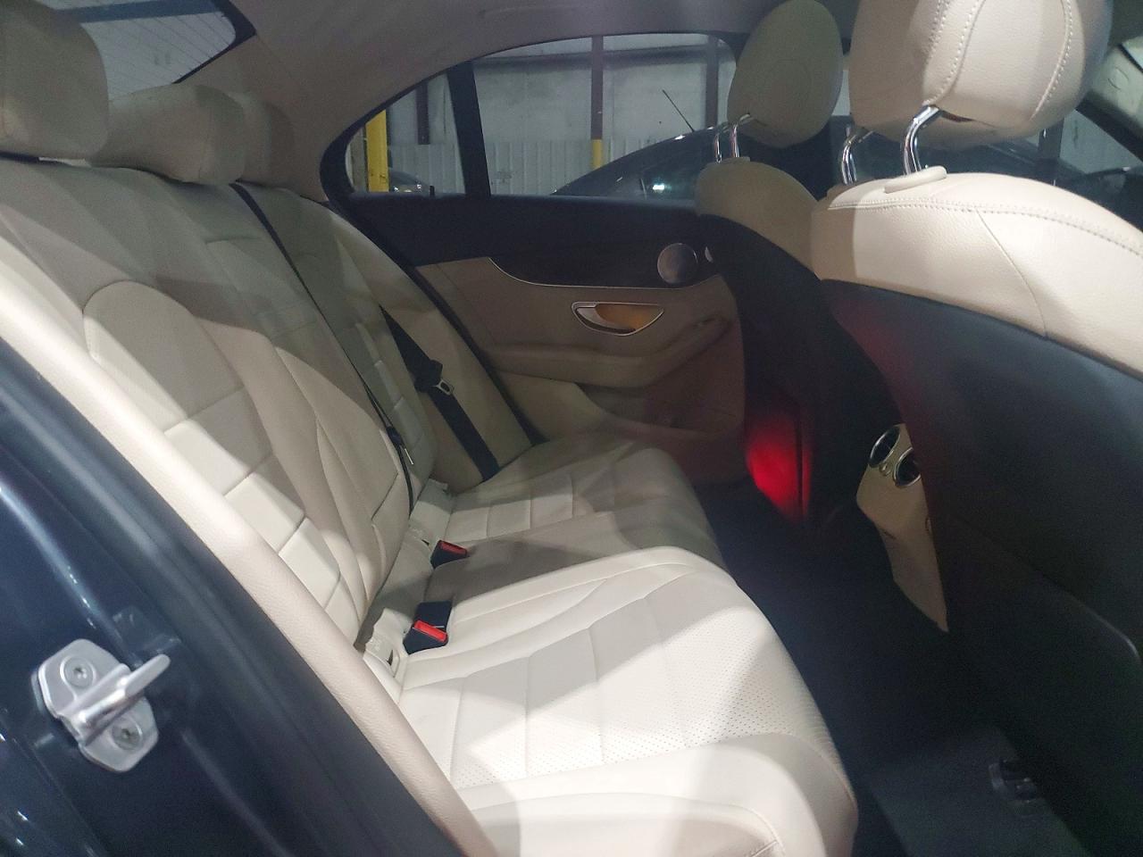 2015 MERCEDES-BENZ C 300 photo 10
