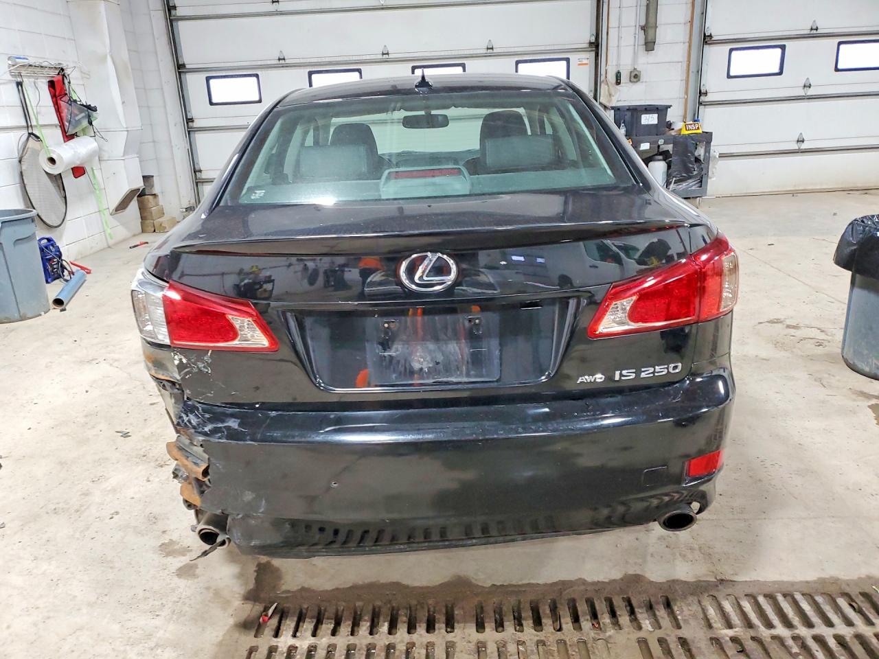 2011 LEXUS IS photo 11